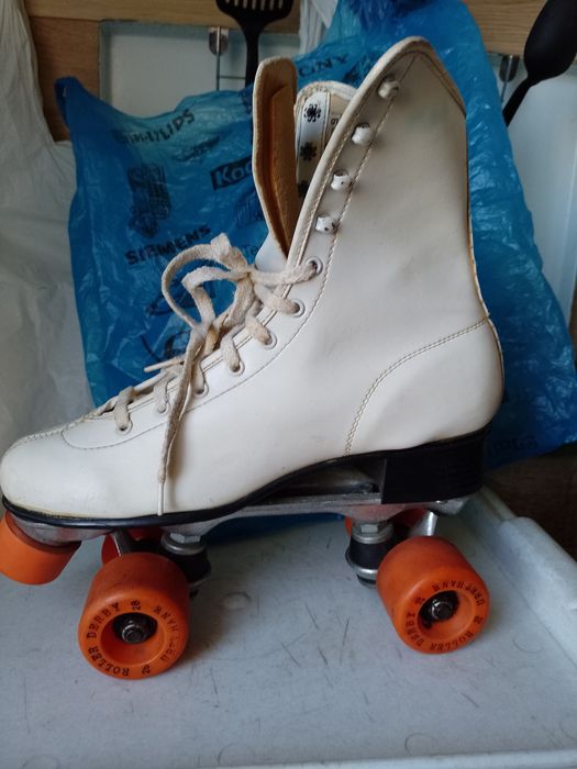 Роликовые коньки женские размер по стельке 25,5 см.