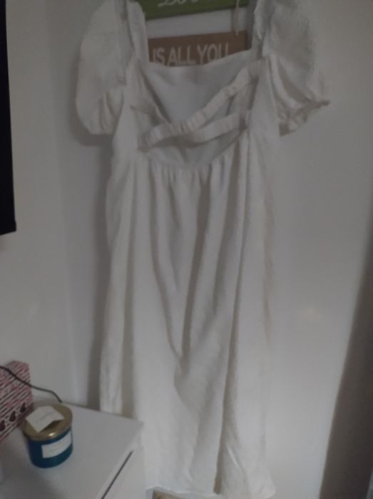 Sukienka damska biała bufiasty rękaw