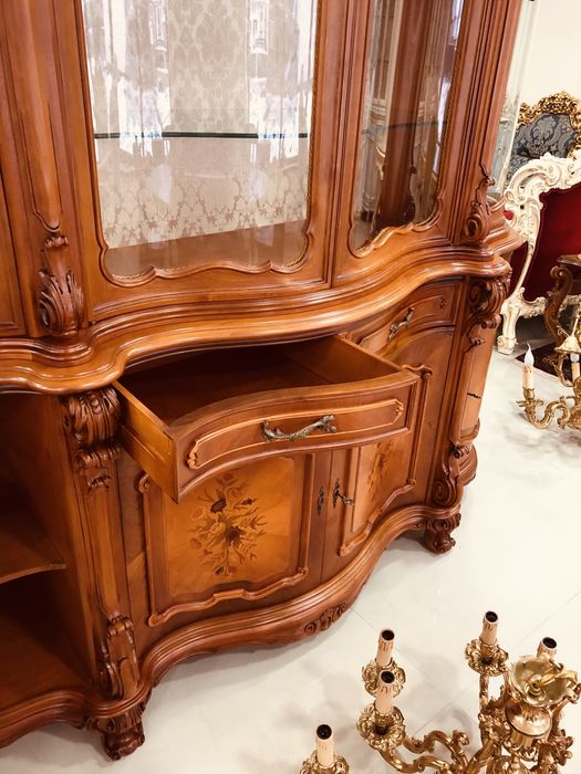 Сервант для гостинної