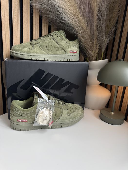 Nike SB Dunk Low x Supreme Khaki