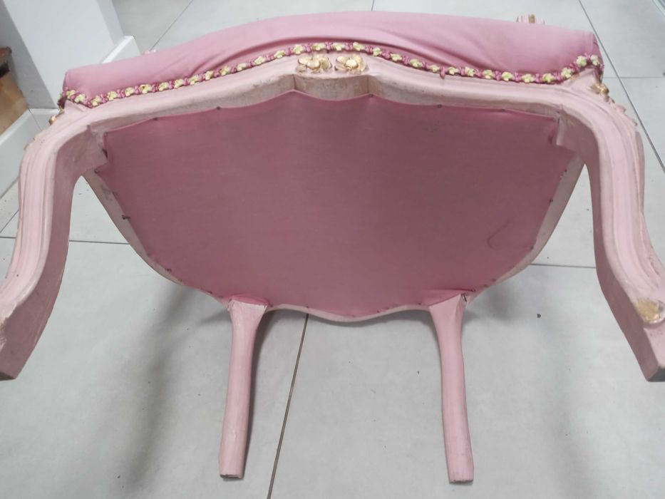 Drewniany fotel dla dziewczynki