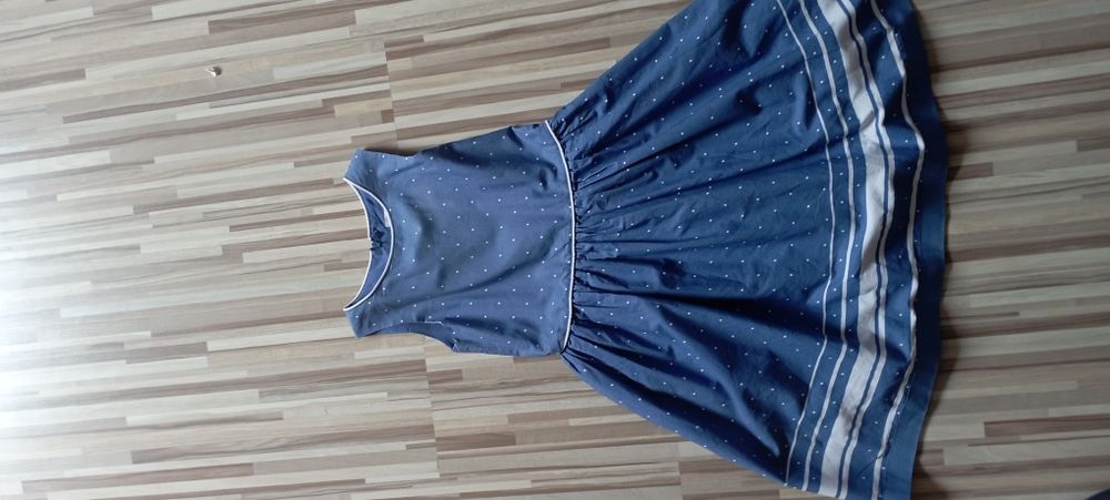 Sukienka na akademię