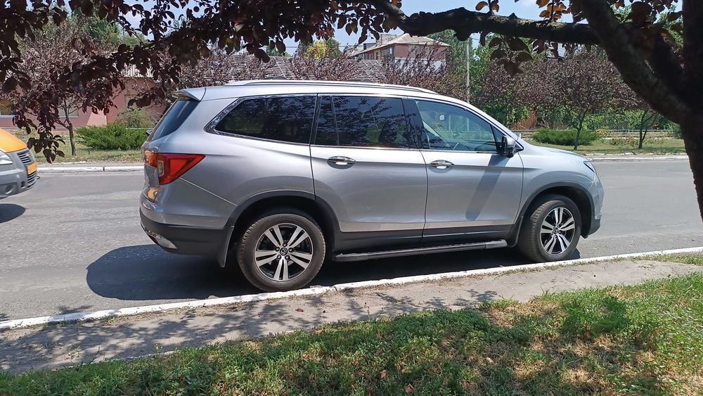 Продам авто Honda Pilot офіційна в гарному доглянутому стані