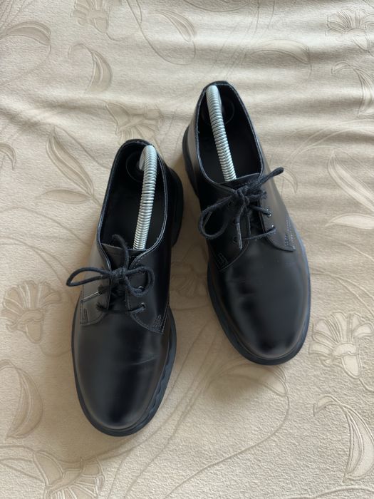 Чернын Кожанные туфли Dr Martens оригинал Размер 38