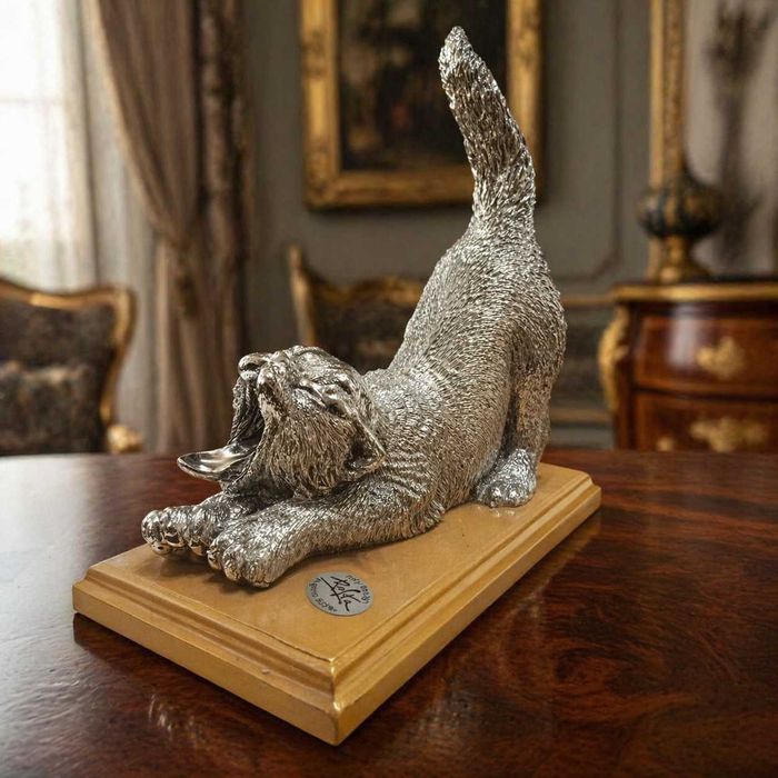 Кошка серебряная. Декор