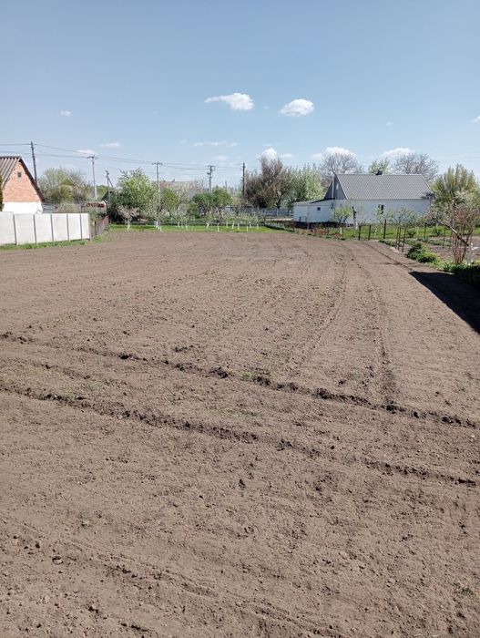 Продається земельна ділянка село Фурси ,центр села