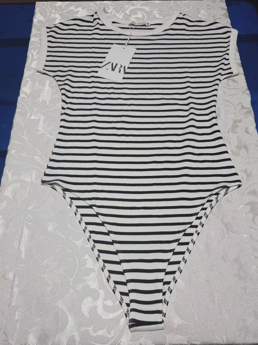 Боді у смужку в рубчик Zara