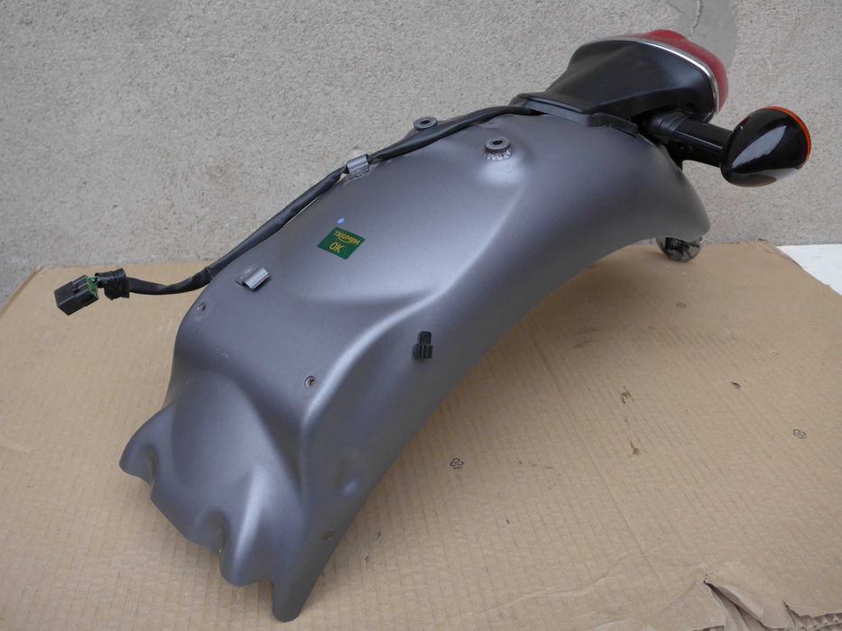 Triumph Bonneville t100/120 BŁOTNIK tył lampa LED kierunkowskaz / bdb