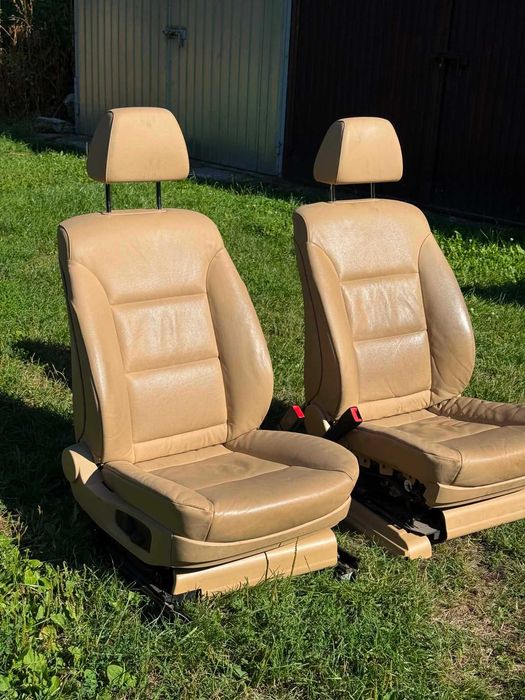 Bmw E60 E61 fotele + kanapa boczki kompletne wnętrz - grzanie, elektryka roletki (e61) - Europa