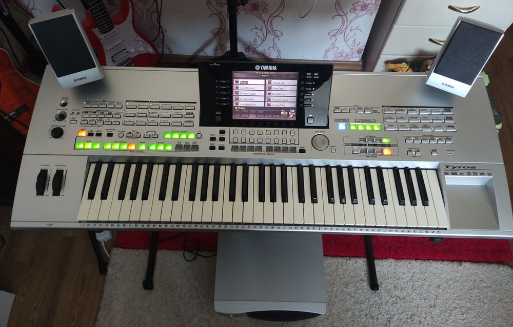 Синтезатор Yamaha Tyros 1