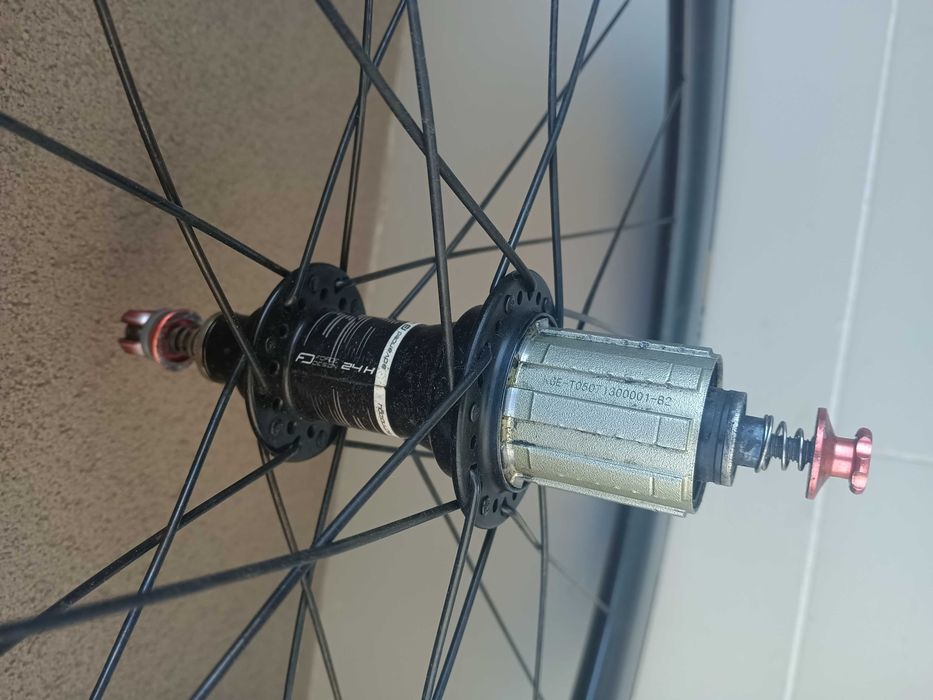 Par de rodas de bicicleta carbono