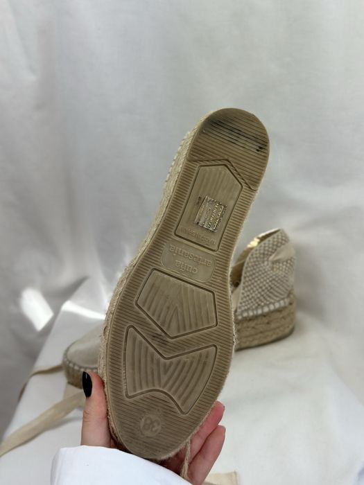 Skórzane espadryle na platformie czółenka wiązane sandałki