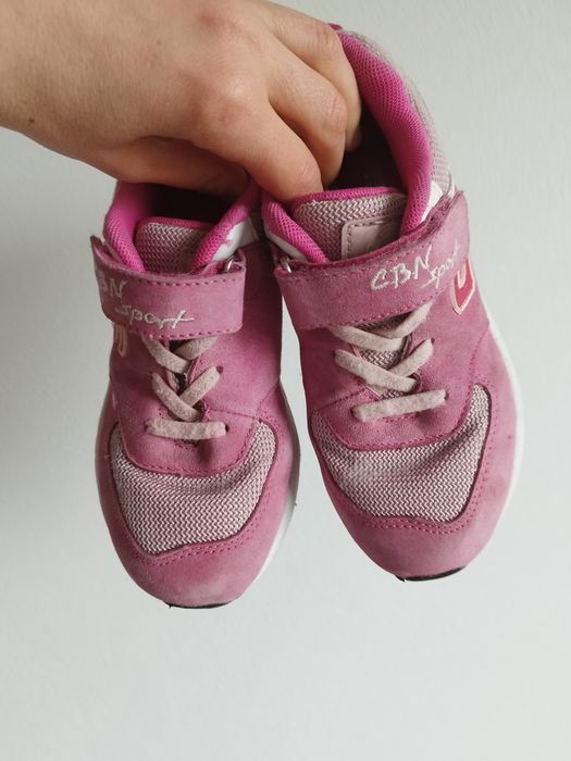 Buty dla dziewczynki na rzepy adidasy