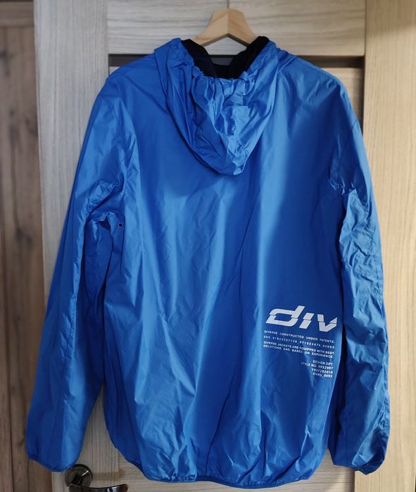 kurtki wiatrówki rozm L - unisex