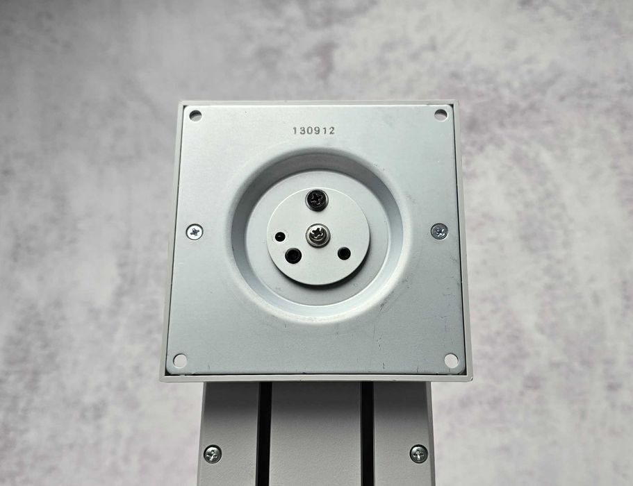 Підставка для монітора 22-24" універсальна 100x100 є кількість