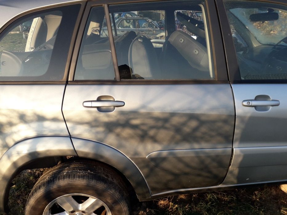 Drzwi prawe,lewe tył 6T6 Toyota Rav4 ll 00-05
