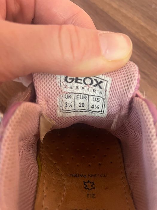 Рожеві кросівки Geox 20 розмір