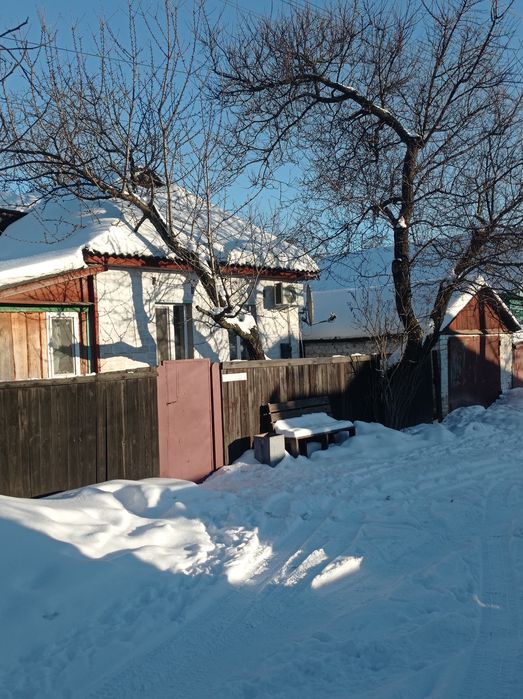 Окремо розташований будинок. 5сот. землі, є-ВІДНОВЛЕННЯ .