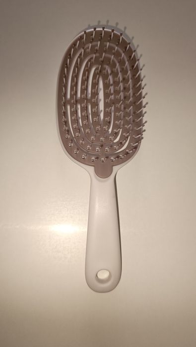 Szczotka do włosów samoczyszcząca