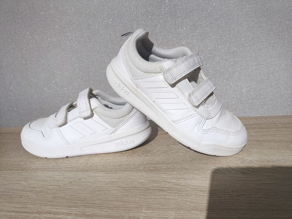 Кросівки адідас 32