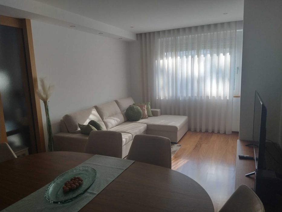 Moveis Kenzo em nogueira lacada. NOVOS DE QUALIDADE SUPERIOR.