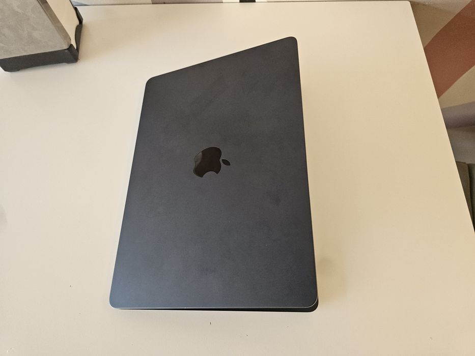 MacBook Air 13" M2 (2023)