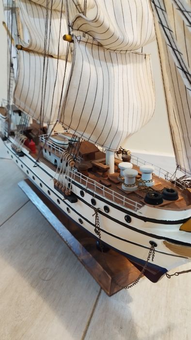 Barco de madeira de decoração