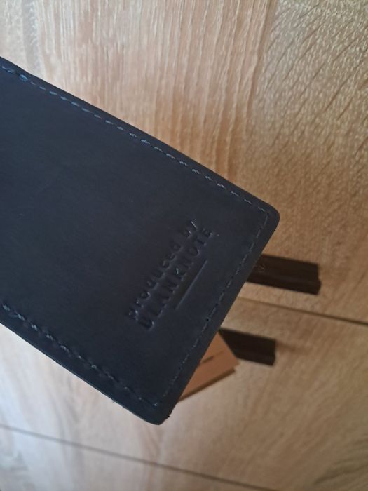 Бирка для багажа. Бирка на чемодан.