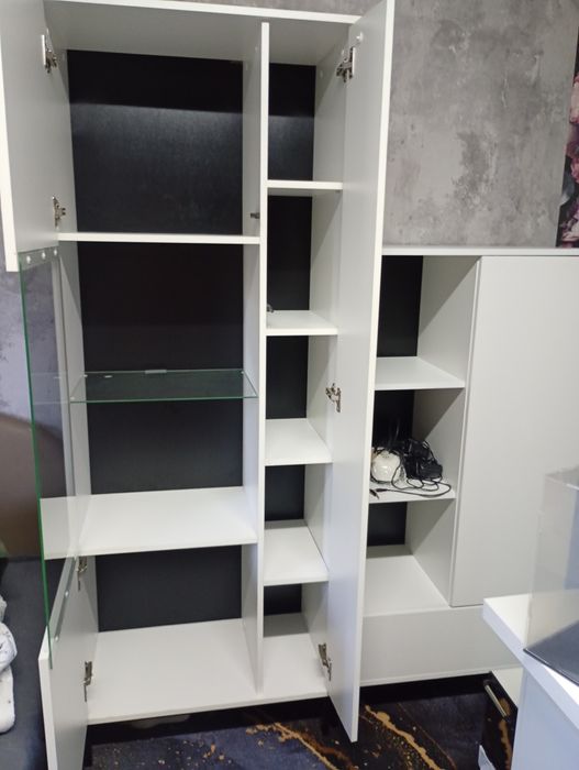 Białe szafki do salonu kosmetycznego – komplet 2 szt.