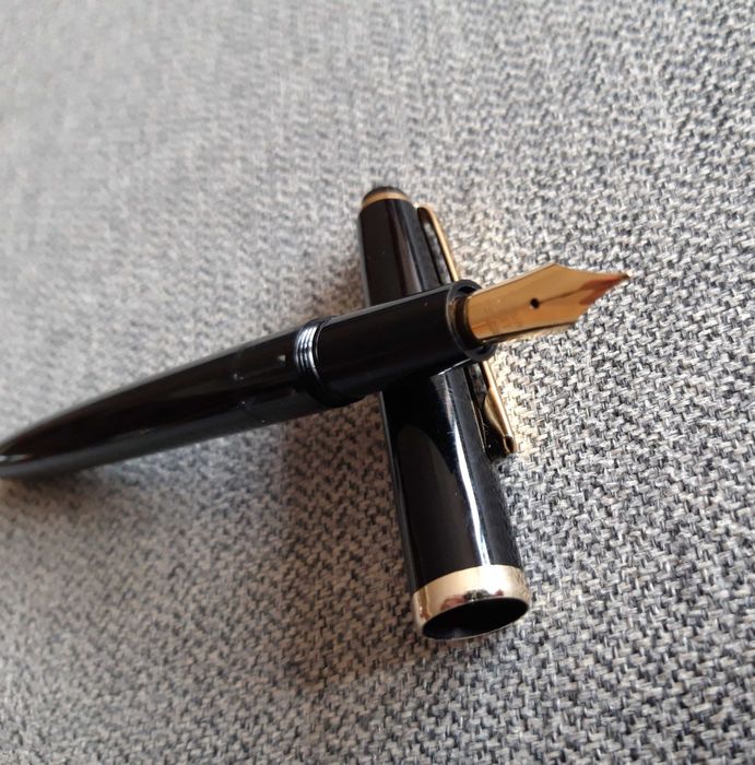 Caneta de tinta permanente