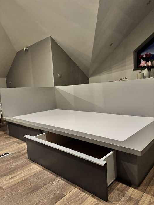 Łóżko z szufladami