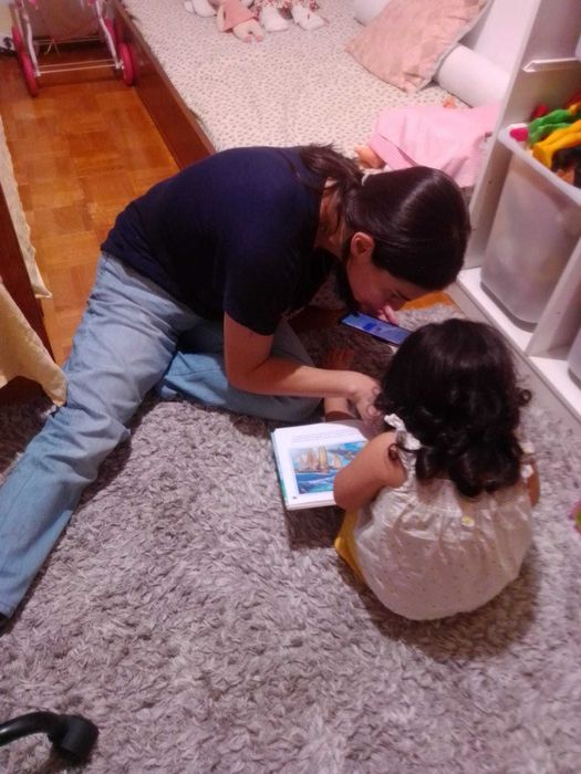 Faço  babysitting ao domicílio noturno, fim de semana