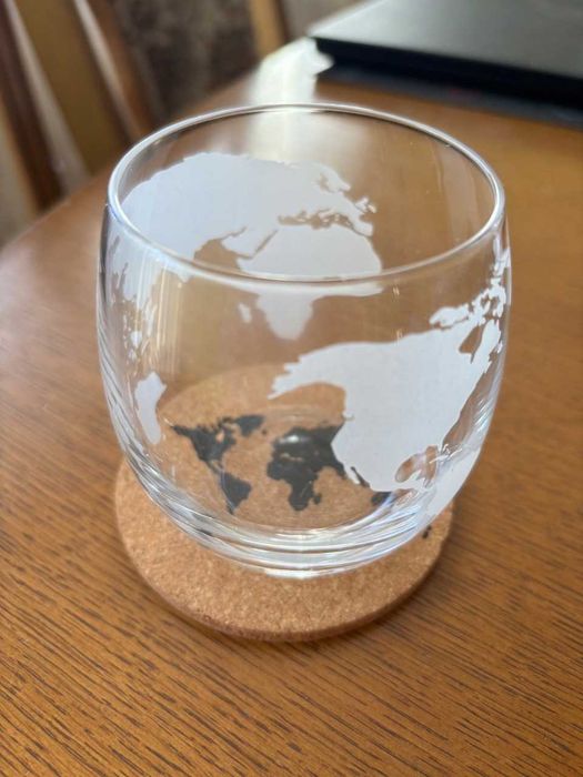 Zestaw do whisky karafka globus szklanki kamienie prezent