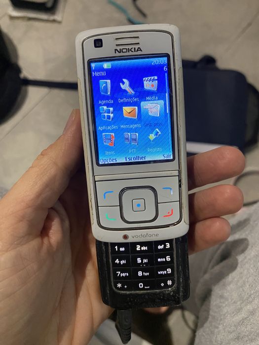 Varios Telemóveis antigos a funcionar e bateria nokia