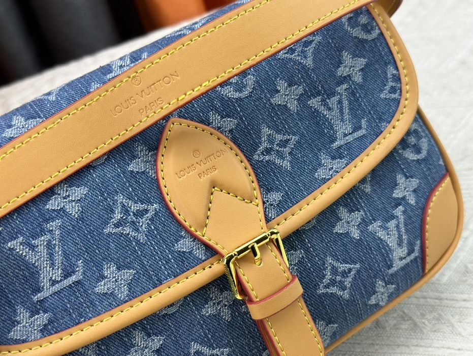 Жіноча крос-боді LOUIS VUITTON M46386