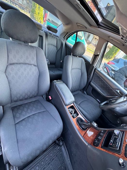 Mercedes -Benz   C-180