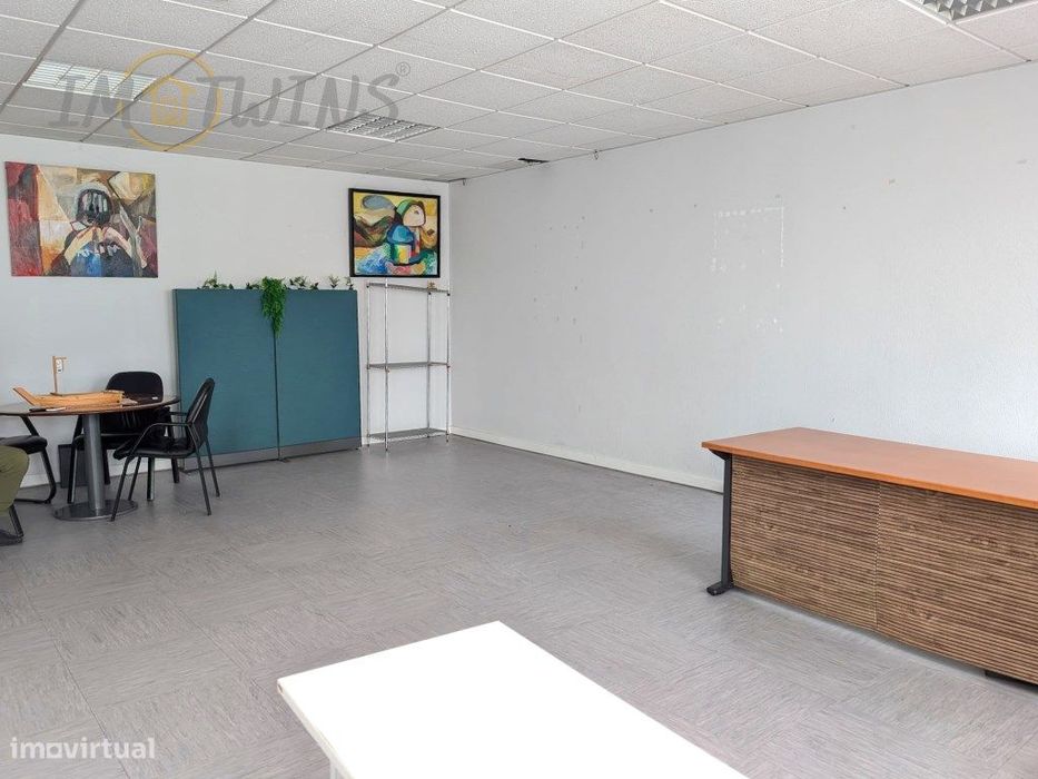 Escritório com 56 m2, em Queluz/ Massamá