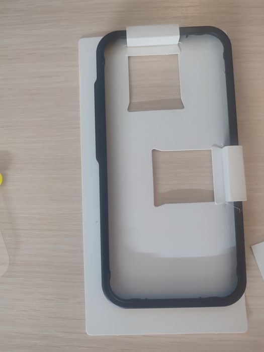 Защитное стекло iPhone 17