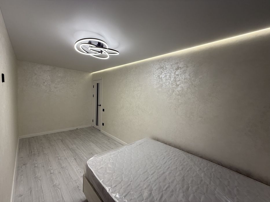 Перша Здача! 2 кімнатна з роздільними кімнатами вул. Небесної Сотні