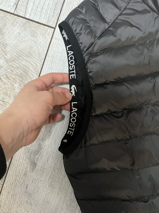 жилетка від lacoste