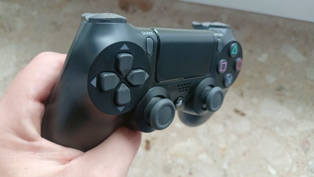 Dualshock 4v2, pad do ps4 z Media Markt