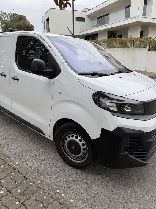 Opel Vivaro 2024 Full Led 1,5Blue Hdi