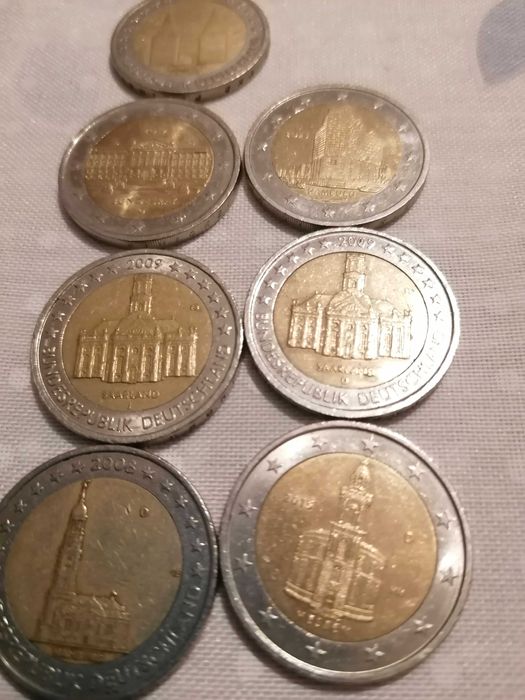 Vendo coleção de 65 moedas comemorativas de 2€
