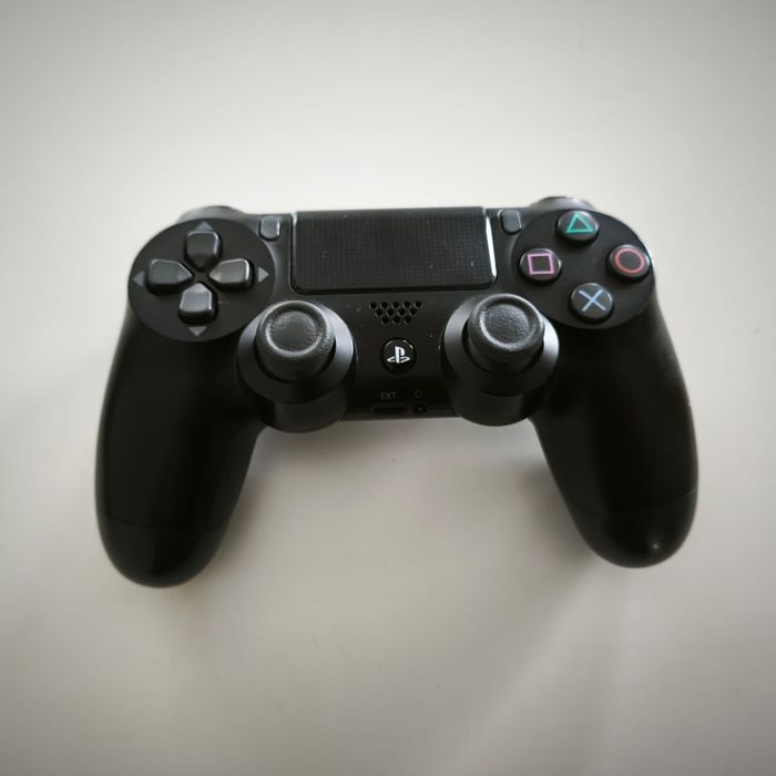 PS4 com comando oficial64286595986690124