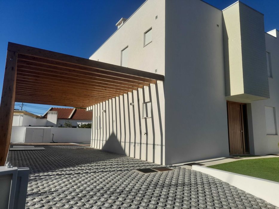 Moradia Nova T3 Sesimbra (castelo)