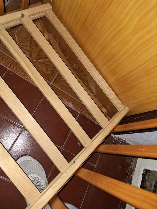 Cama de bebé em bom estado