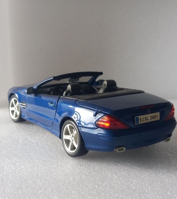 Mercedes-Benz sl-class escala 1:18 (sem caixa)