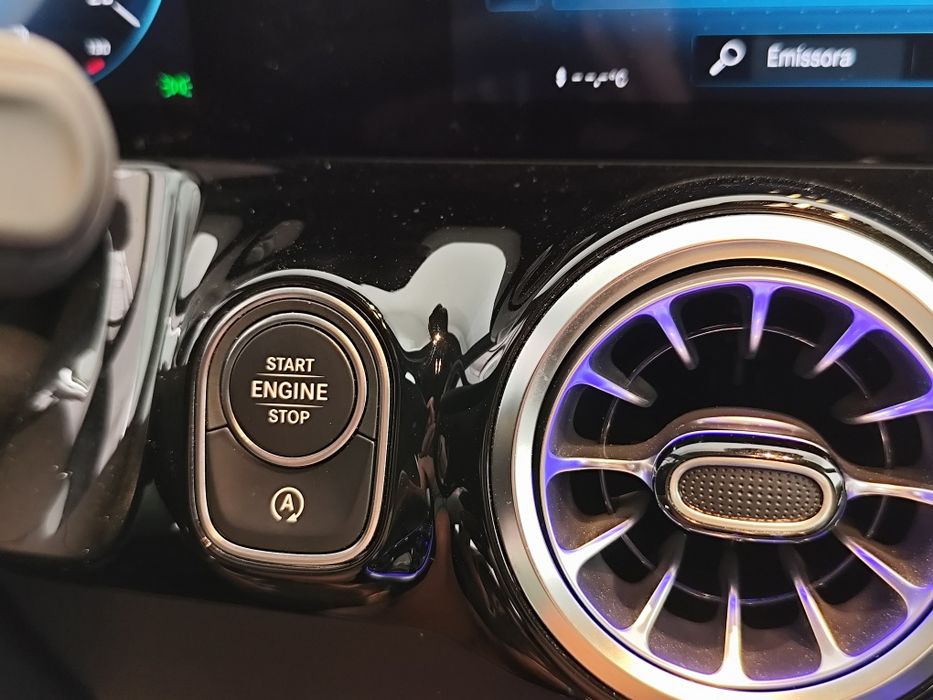 Mercedes Benz GLA 220