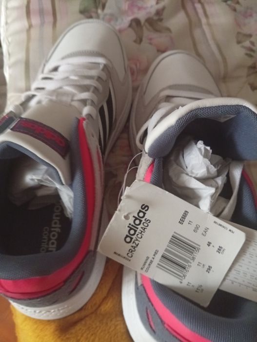 Tênis adidas novos