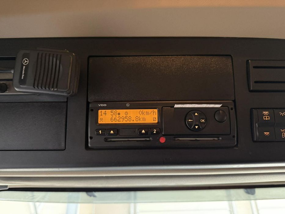 Mercedes do przewozu bydła